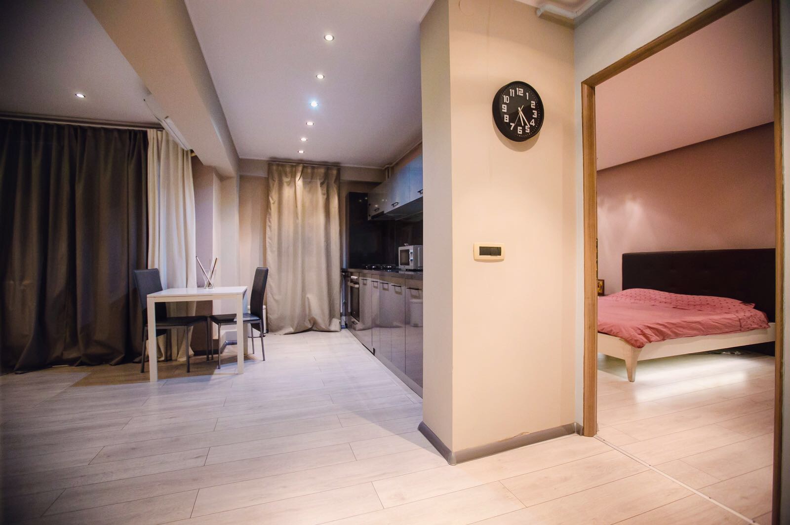 Apartament de vanzare cu doua camere pe Faleza Dunarii mobilat lux