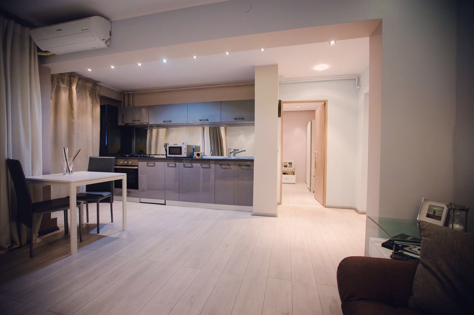 Apartament de vanzare cu doua camere pe Faleza Dunarii mobilat lux