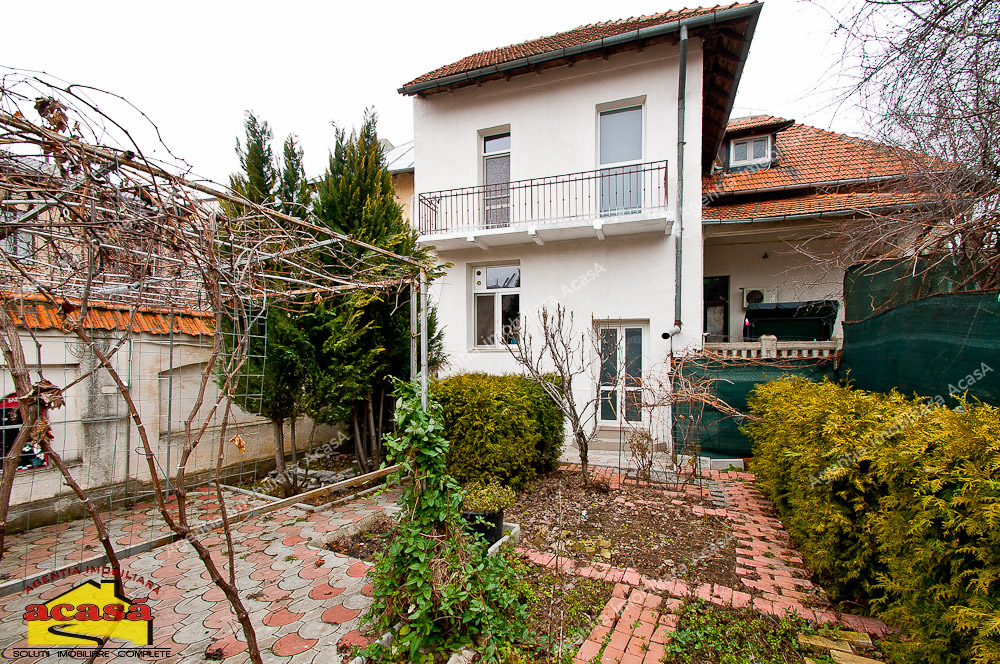 Casa boiereasca de vanzare in centru