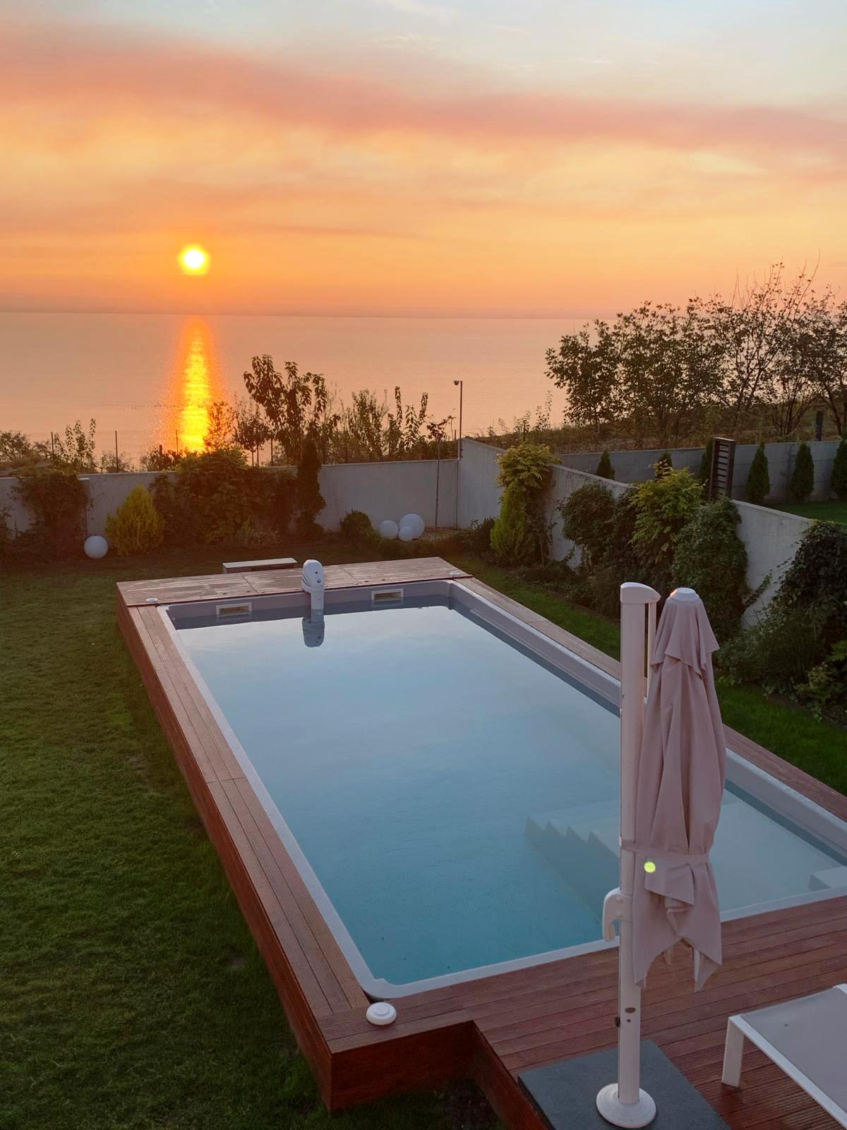 Resedinta superba cu vedere spre lac in Brates Lake Residence