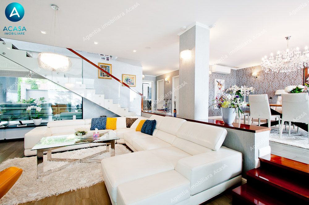 Resedinta superba cu vedere spre lac in Brates Lake Residence