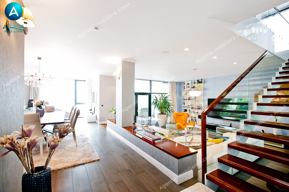 Resedinta superba cu vedere spre lac in Brates Lake Residence