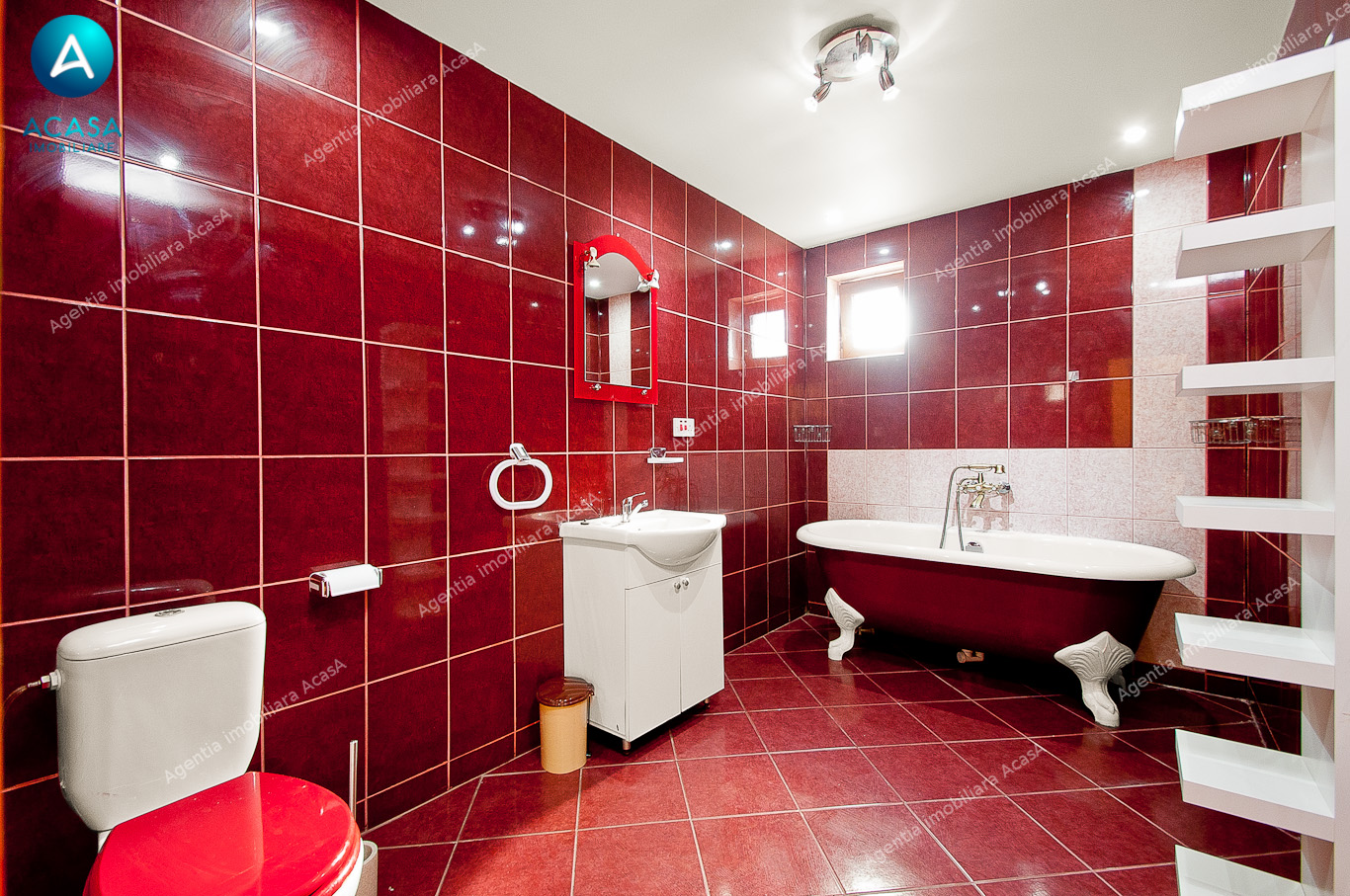 Vila D+P+2 cu 5 camere, garaj si curte de inchiriat in Galati