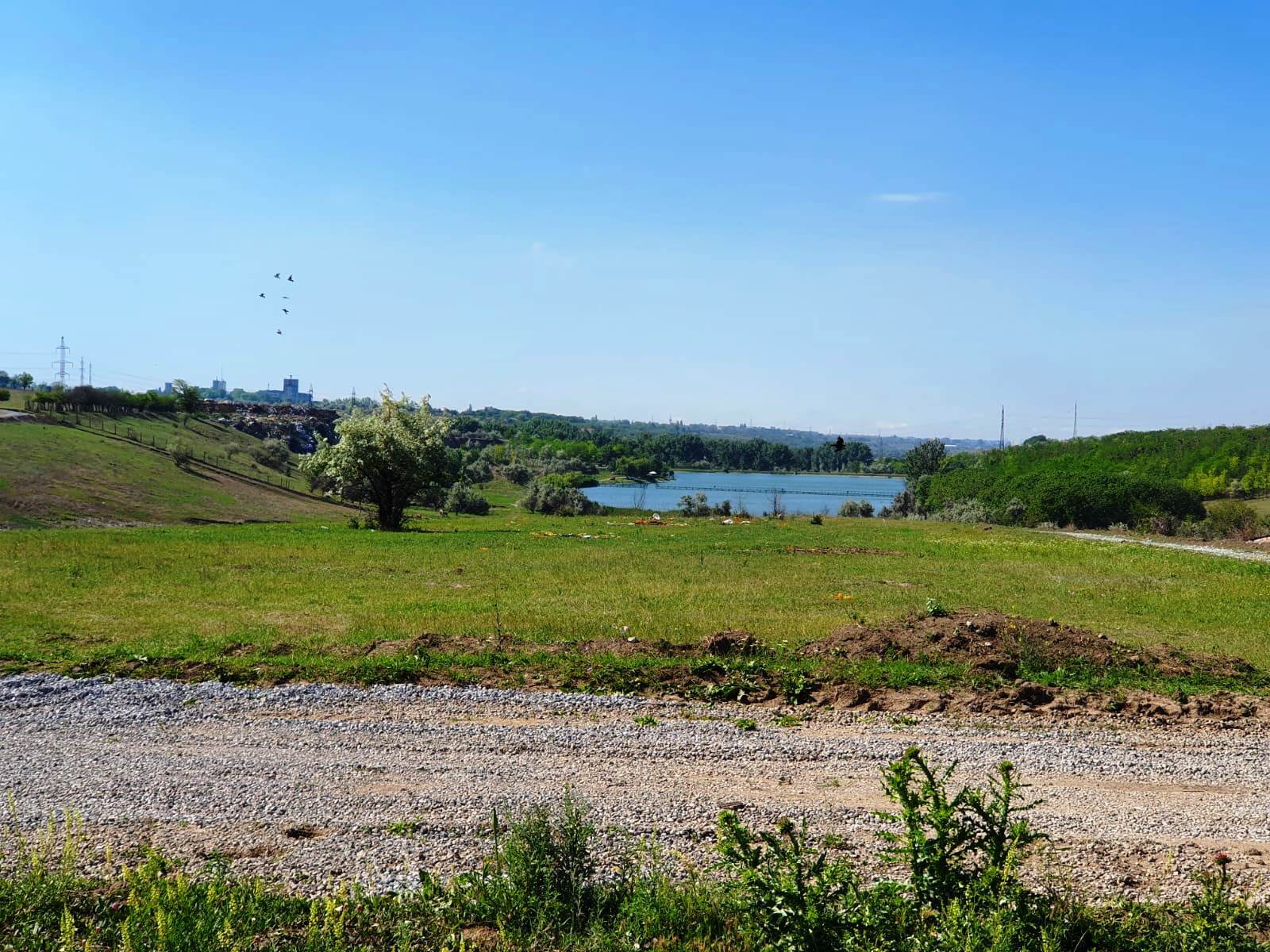 Un teren ieftin pentru casa 374mp in Sat Costi spre Lacul Vanatori