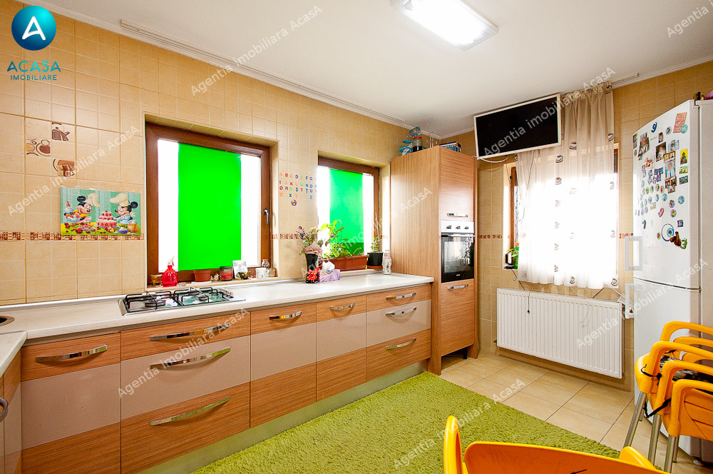 Vila P+1+M de vanzare in Sat Costi