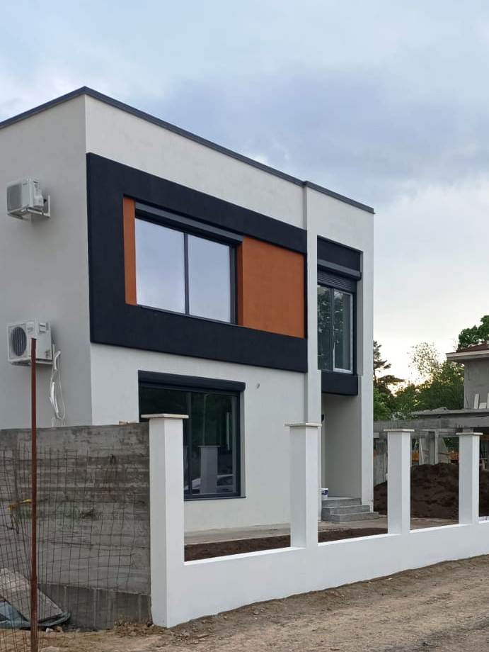 Vila cubista P+1Et nou construita pe str. 13 Decembrie