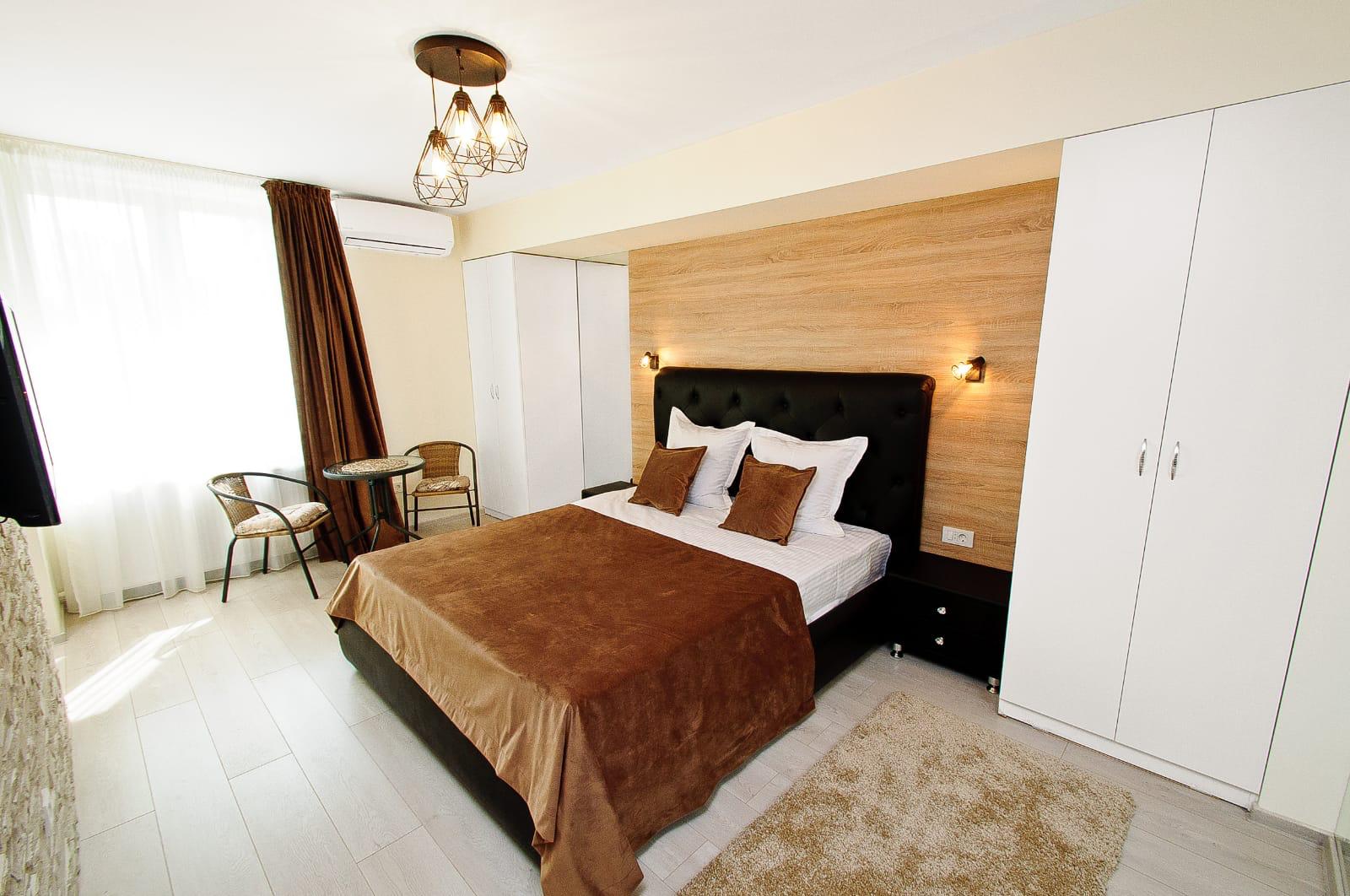 1 camera central lux ideal regim hotelier