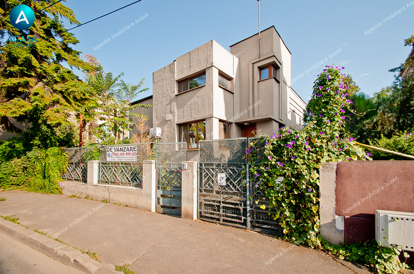Casa situata in zona centrala cu arhitectura Art Deco