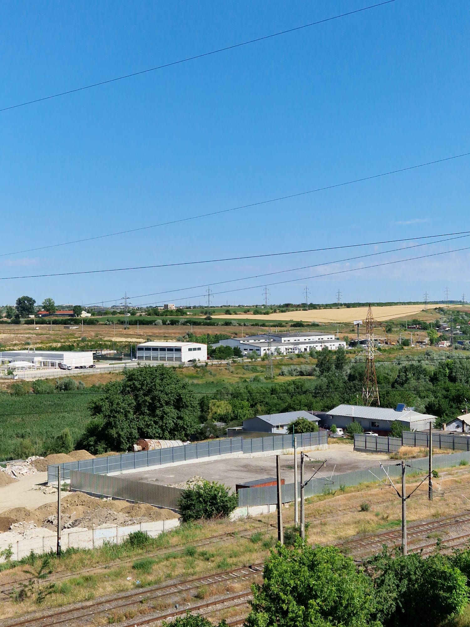 Teren intravilan 5300 mp total cu destinatie industriala