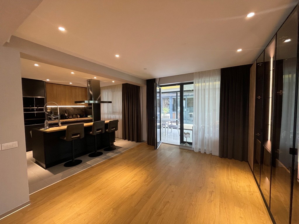 Vila cocheta in cartier rezidential din zona Arcasilor