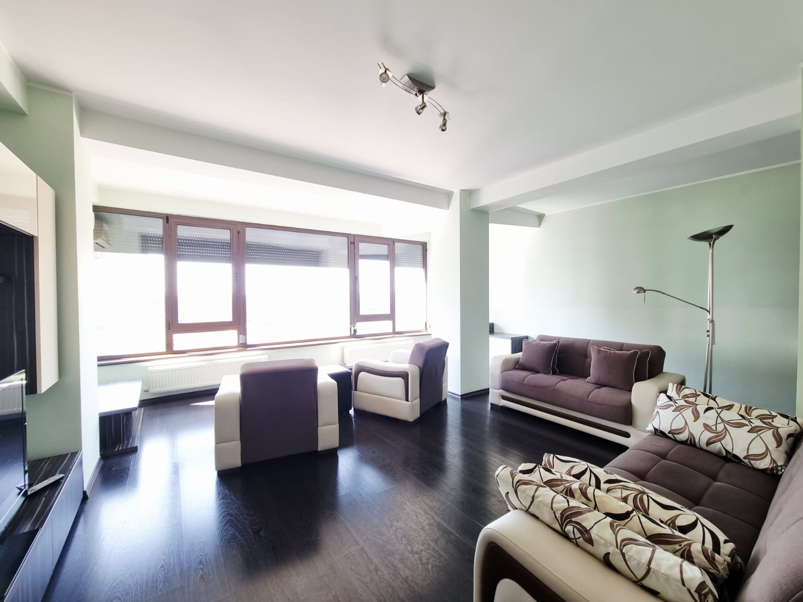 Apartament cu doua camere 88mp de inchiriat pe Faleza Dunarii