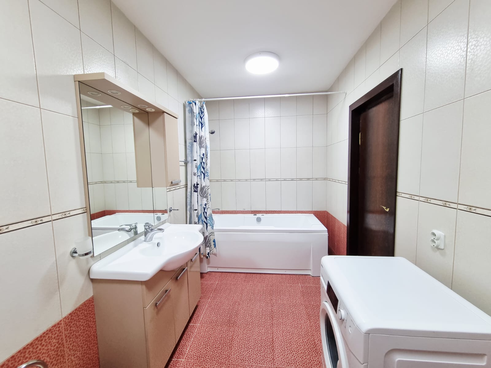 Apartament cu doua camere 88mp de inchiriat pe Faleza Dunarii