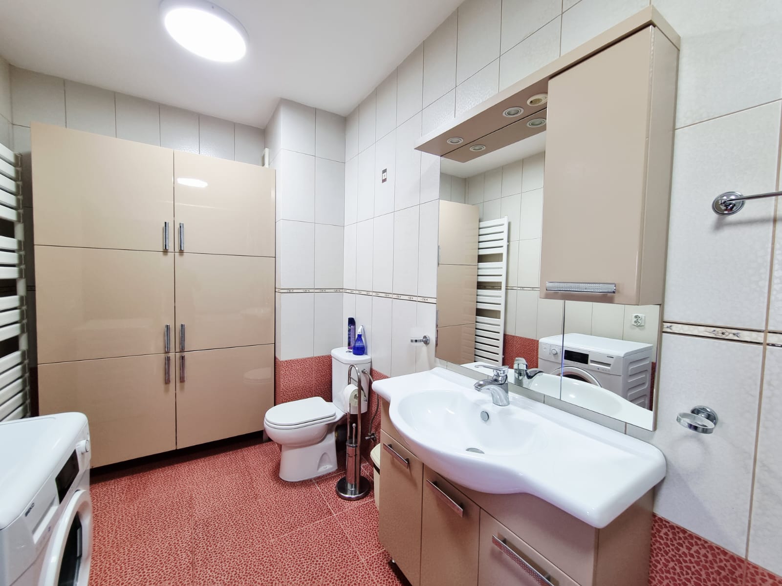Apartament cu doua camere 88mp de inchiriat pe Faleza Dunarii