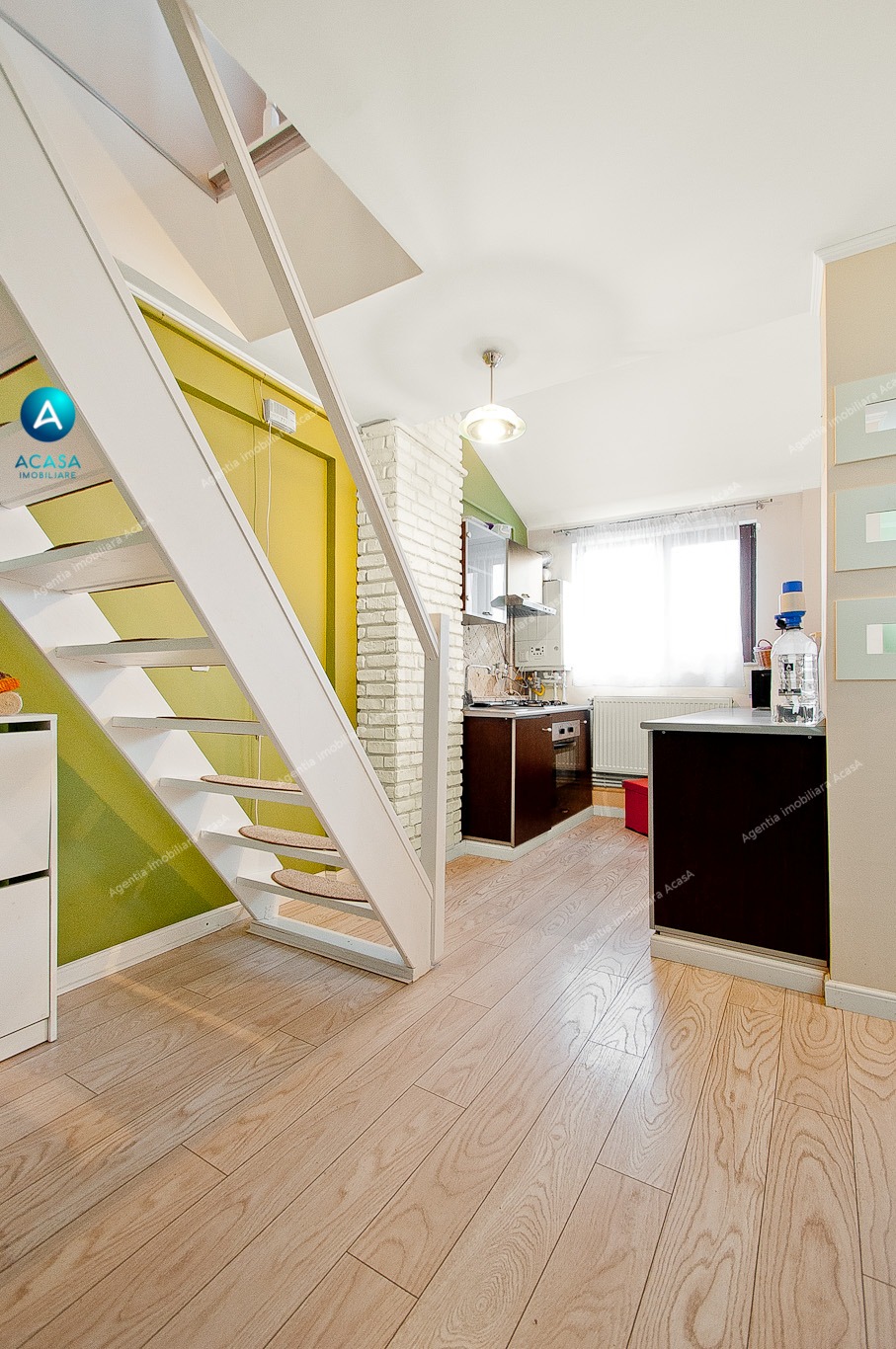 Apartament spatios de tip duplex mobilat si utilat la cheie
