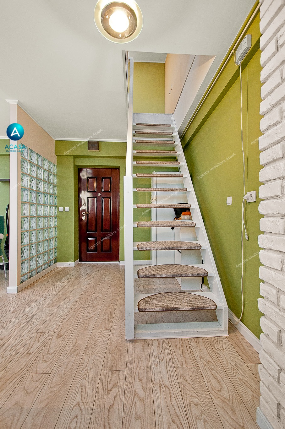 Apartament spatios de tip duplex mobilat si utilat la cheie