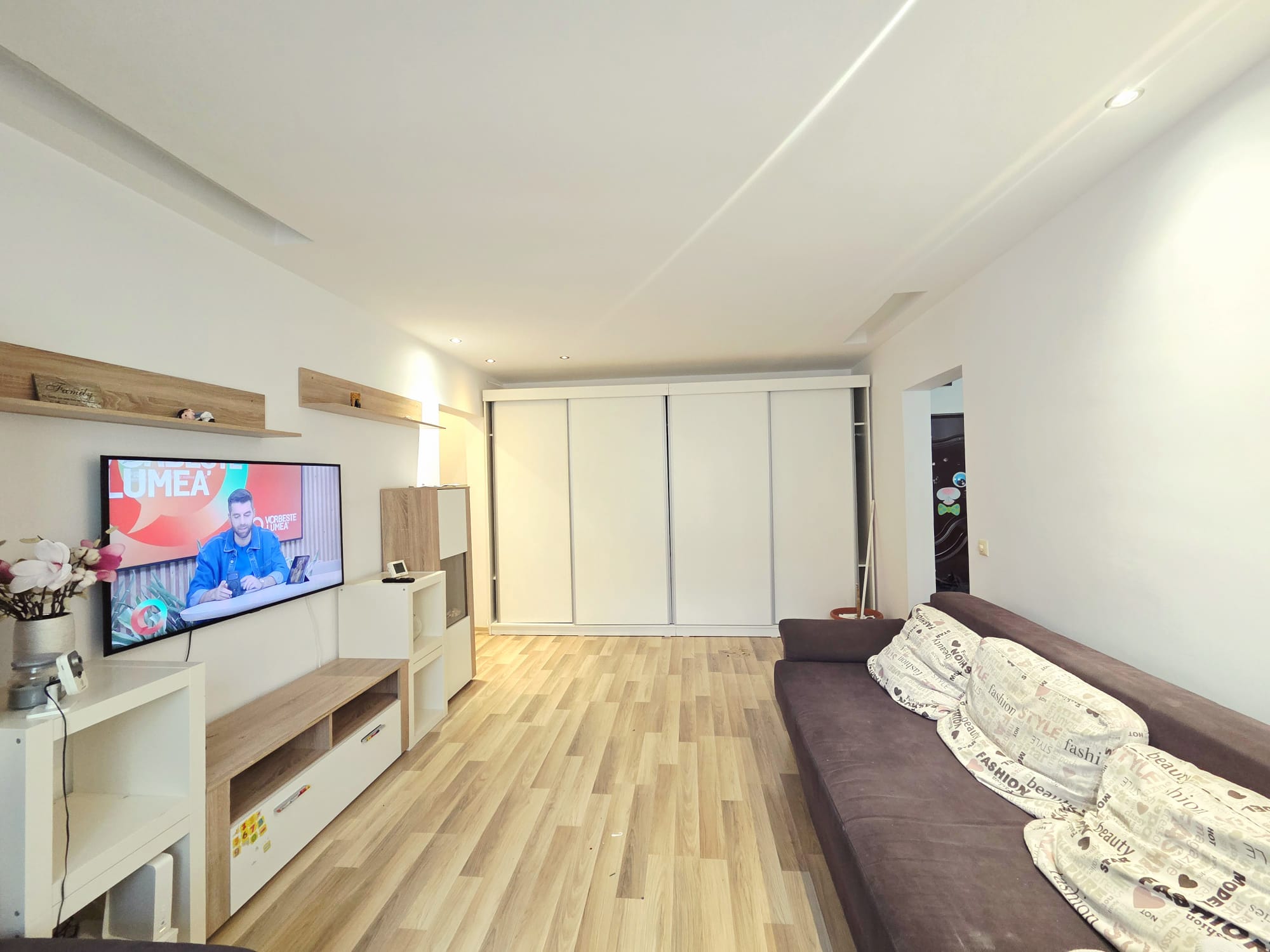 Apartament 2 camere de inchiriat renovat mobilat si utilat etaj 2