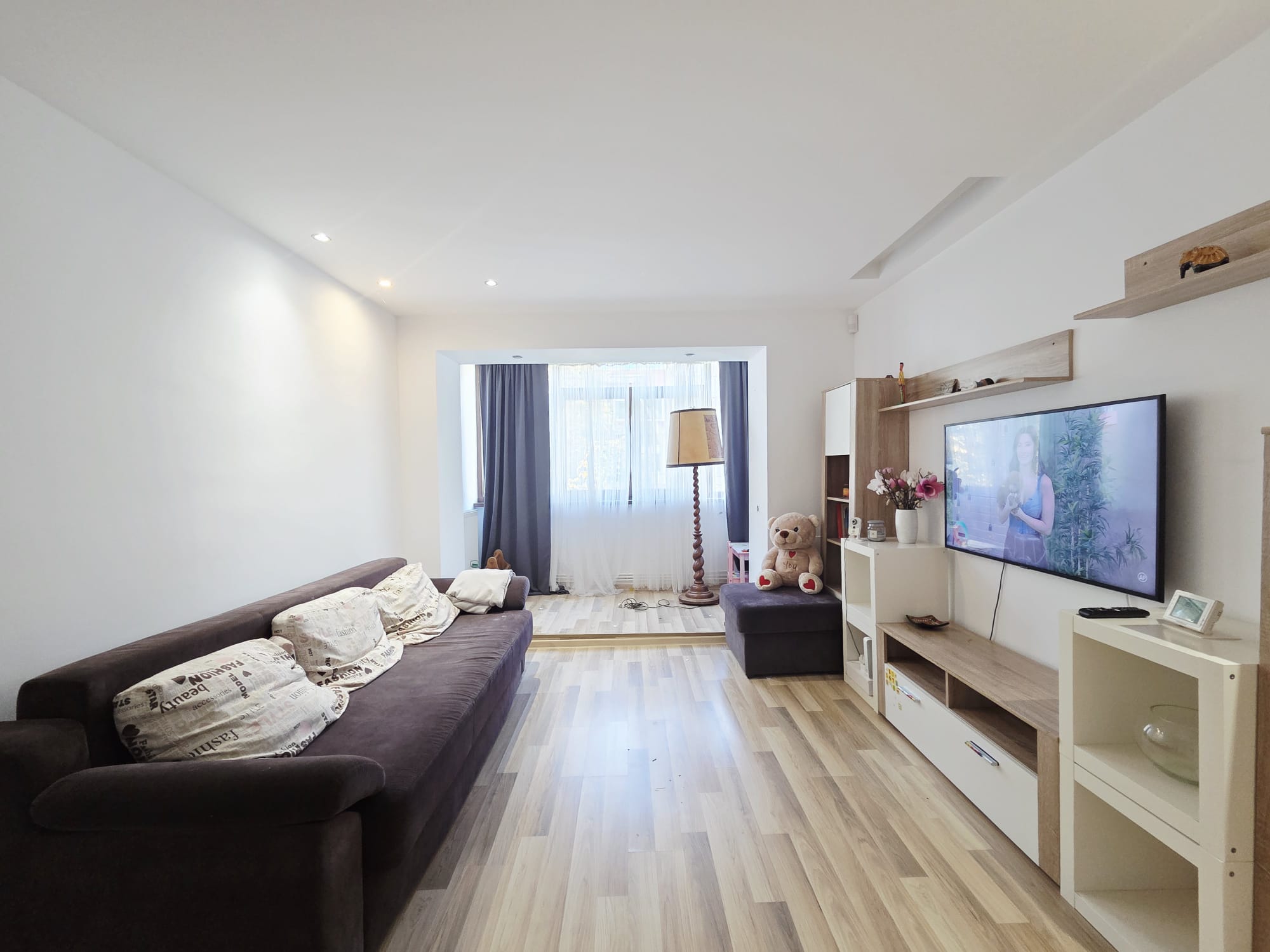 Apartament 2 camere de inchiriat renovat mobilat si utilat etaj 2