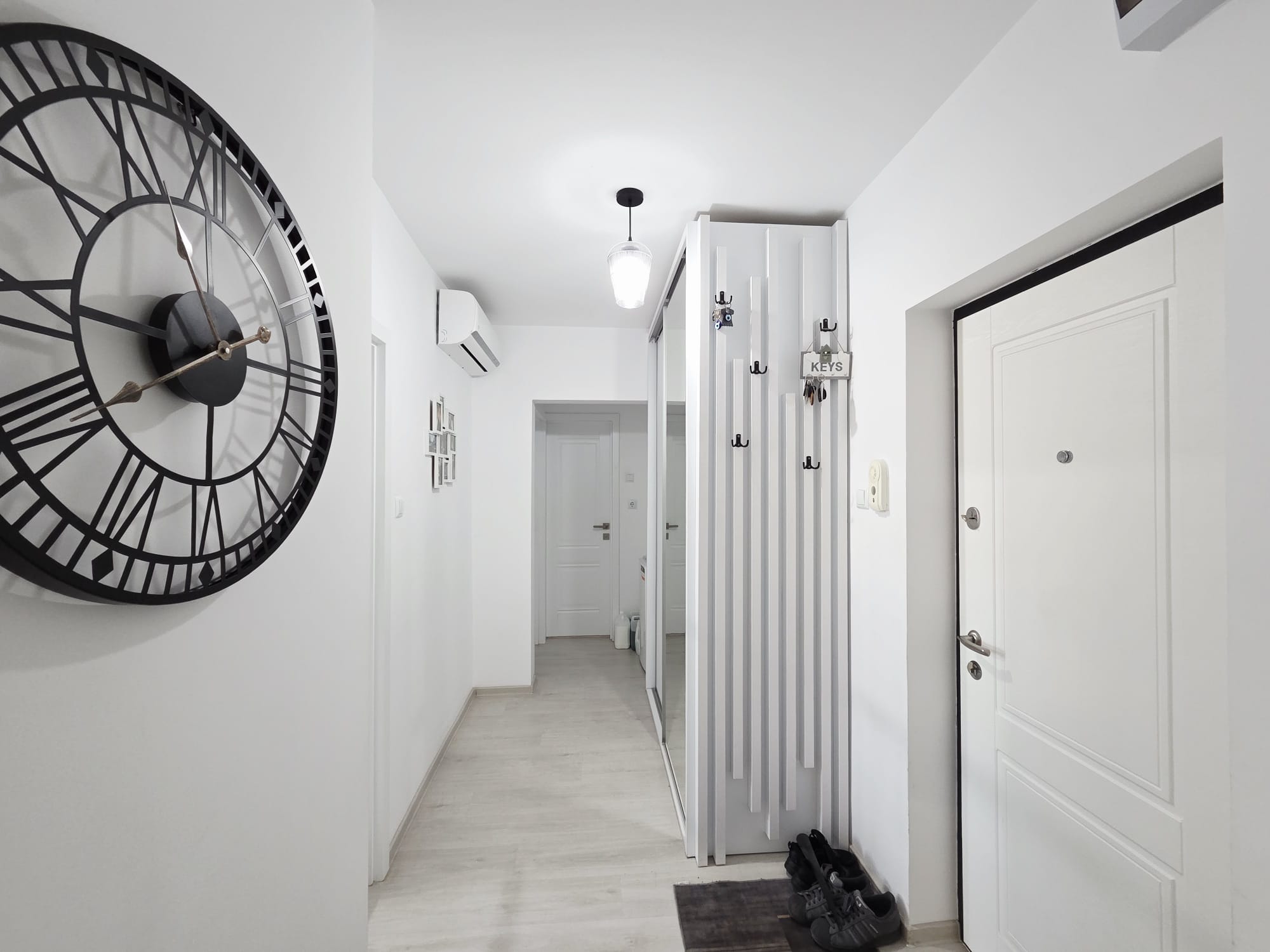 Apartament renovat cu simt de raspundere mobilat si utilat GATA DE MUTAT