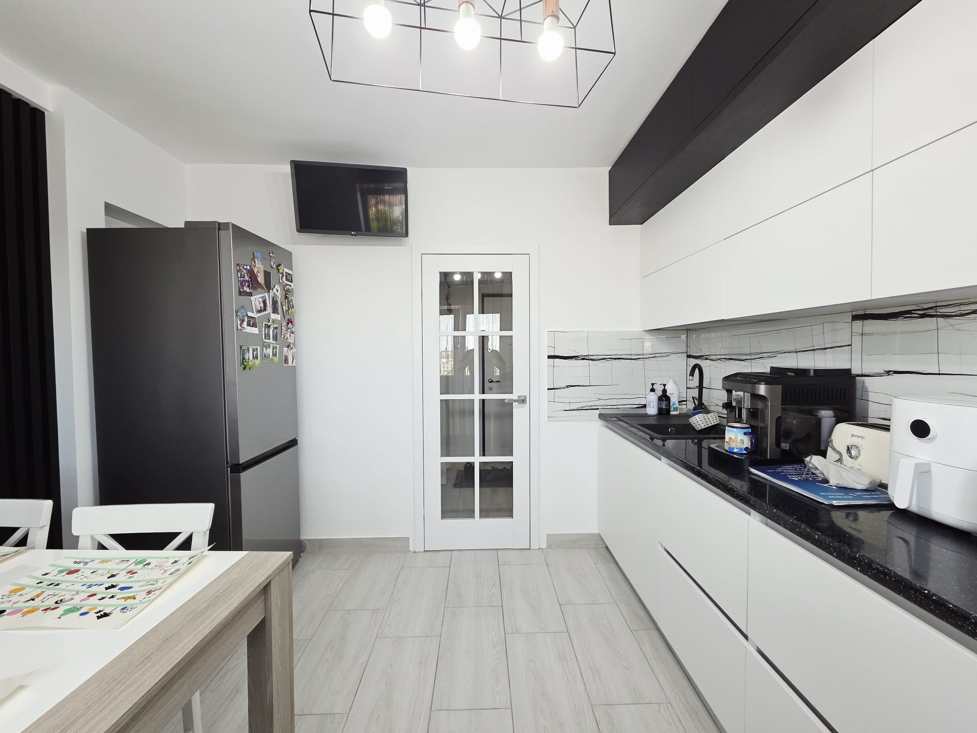 Apartament renovat cu simt de raspundere mobilat si utilat GATA DE MUTAT